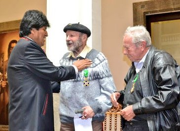 evoespueblo's tweet photo. Con gran pena en el corazón despedimos al hermano Xavier Albó, religioso e intelectual comprometido con la lucha por dignidad, soberanía y libertad con identidad de los pueblos indígenas. Su pensamiento revolucionario sirvió de base para la construcción del Estado Plurinacional. https://t.co/m60Qlyt5mt