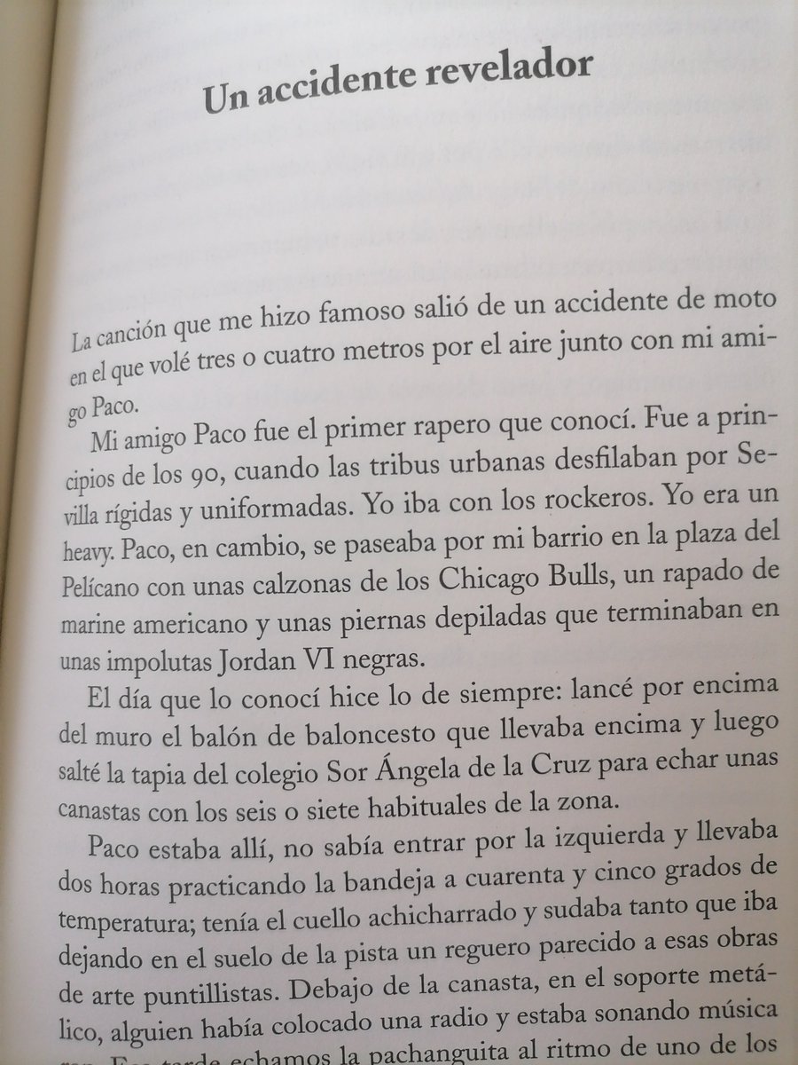Querido <a href="/ToteKingOficial/">T O T E K I N G</a> nos hemos leído tu Bunker para darnos cuenta que compartimos pistas de basket. Ya hemos conseguido que no haga falta saltarse la valla para jugar en el Sor Angela y la pista del Velazquez la han dejado de lujo. Vente un día e intercambiamos equipaciones.