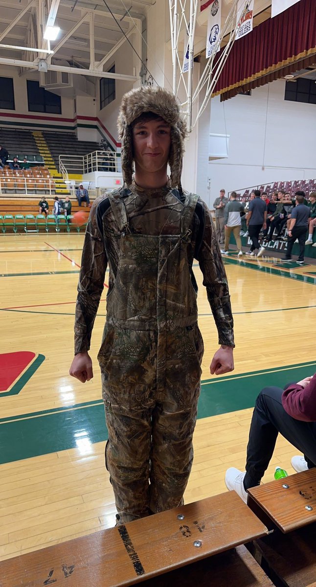 Great Camo Night Spirit Logan!! 

Everyone Come Out tomorrow ( Sat ) at 12:30 when we take on the Effingham Hearts!! 
We will play either at 3:30 or 5 depending on the win or loss. 

THEME ALL DAY SATURDAY: Country Club
Let’s Go Cats!!