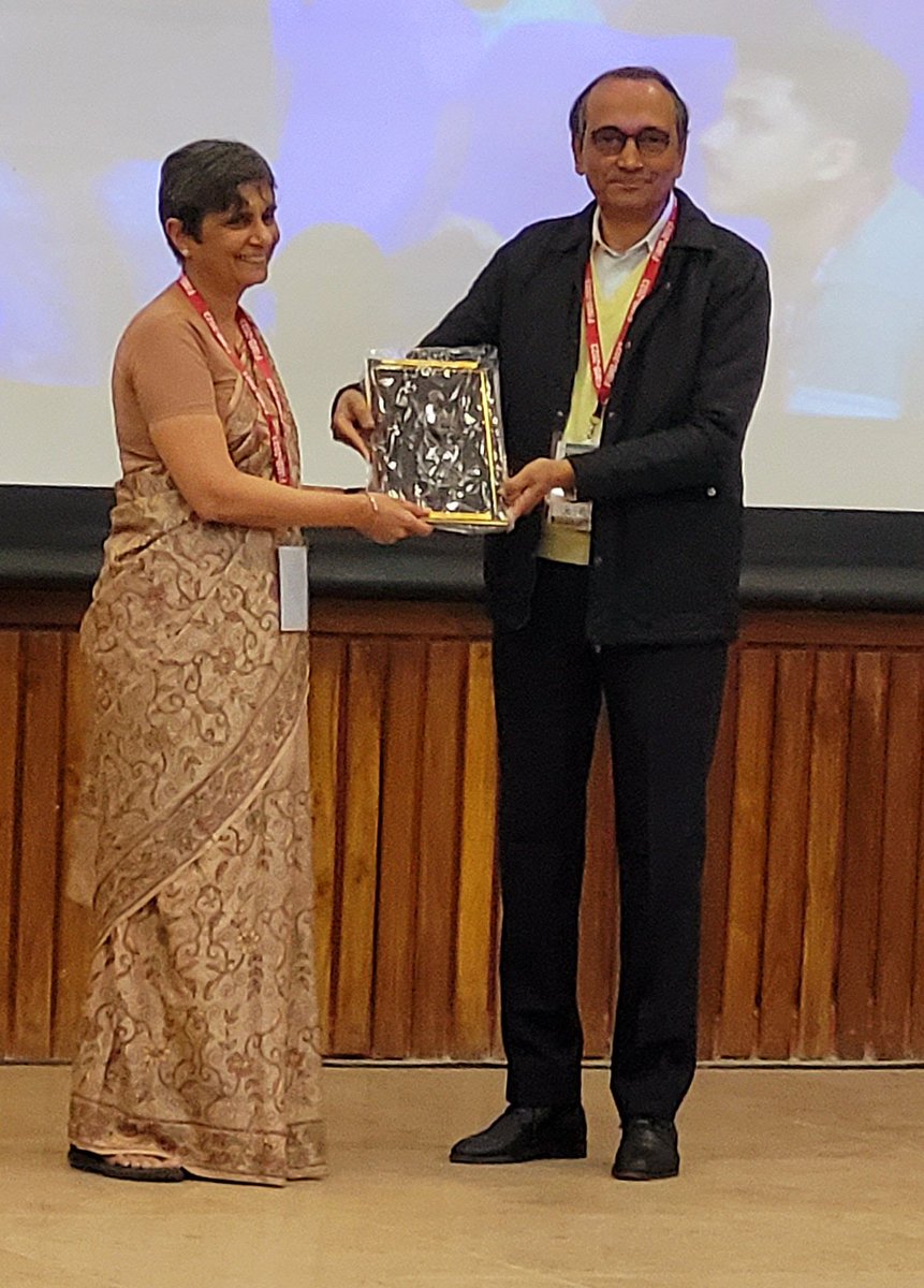 The pioneering #GagandeepKang at #IISERKolkata today! She has been at the forefront of India's vaccine production! Felt great to have witnessed her talk in person. Thanks @suvmukherjee for the photo.
#WomenInSTEM #womeninscience #ScienceTwitter