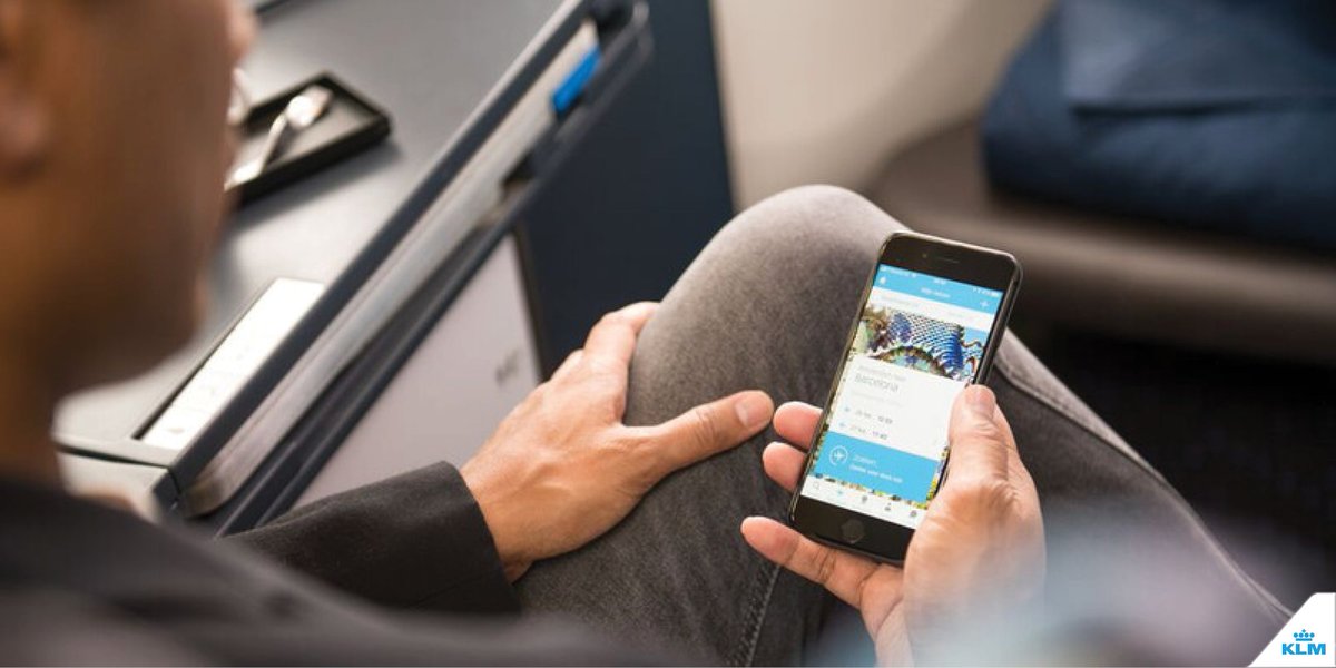 ¡La renovada aplicación de KLM lo tiene todo! 📱 
Tanto si todavía tenés que reservar tu vuelo como si estás listo para despegar, tu viaje irá sobre ruedas con nuestra renovada aplicación. 
Descargá nuestra App: bit.ly/3Wl0cdf