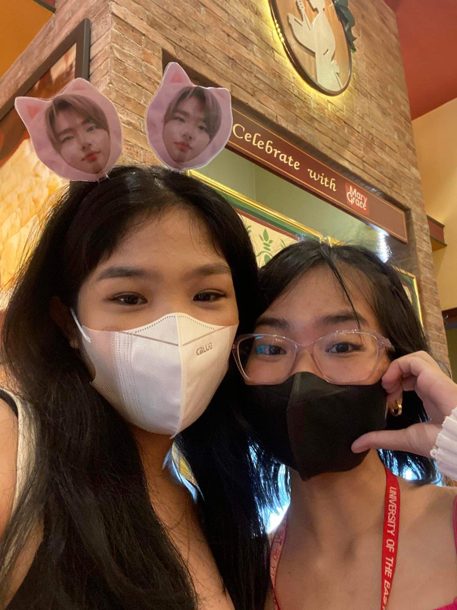 Ryuddaengsales's tweet photo. Met beautiful people earlier <3333 hope u enjoyed the night din po aaaa 🫠🫶 https://t.co/CbCRjgsQwG
