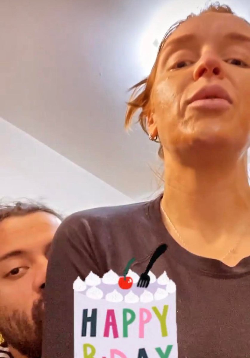 GoProSoloCoco1's tweet photo. Xavier, your creepy ass wants your 15 minutes soooo bad. #cocochanelleysl #1hlgforever #goprosolo #heathergillespie #heathergee https://t.co/E1sZnduowo
