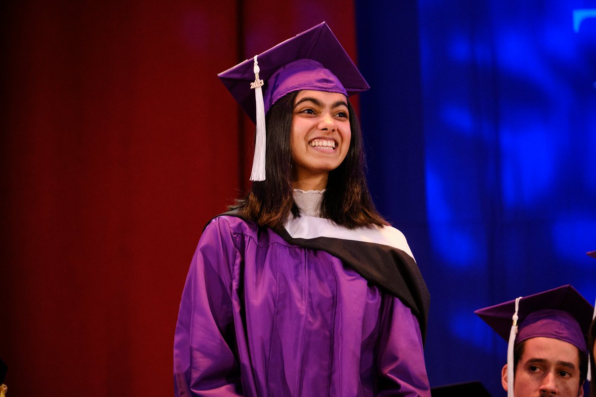 nyscfpresident's tweet photo. Sweet moment between mentor &amp; mentee at @Hunter_College's 225th commencement as @GhostsCBS star &amp; @HunterTheatre Professor @AsherGrodman, &amp; #HunterGrad Kalissa Persaud exchanged gifts. #Classof2023 #HunterGrad2023 https://t.co/CbLjr9wnYn
