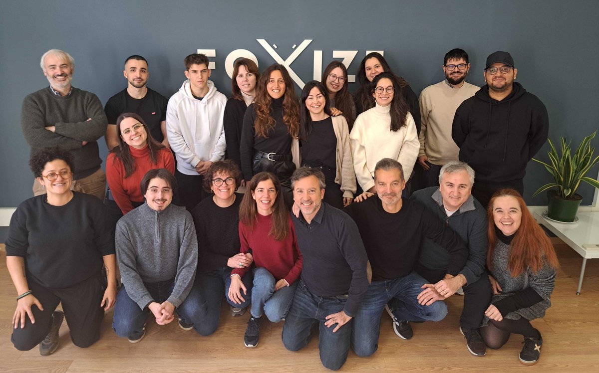 Equipo <a href="/foxize/">Foxize</a> al completo: excelente combinación de savia nueva y experiencia. 10 años después seguimos explorando, aprendiendo, cambiando y construyendo. Gracias 🙌