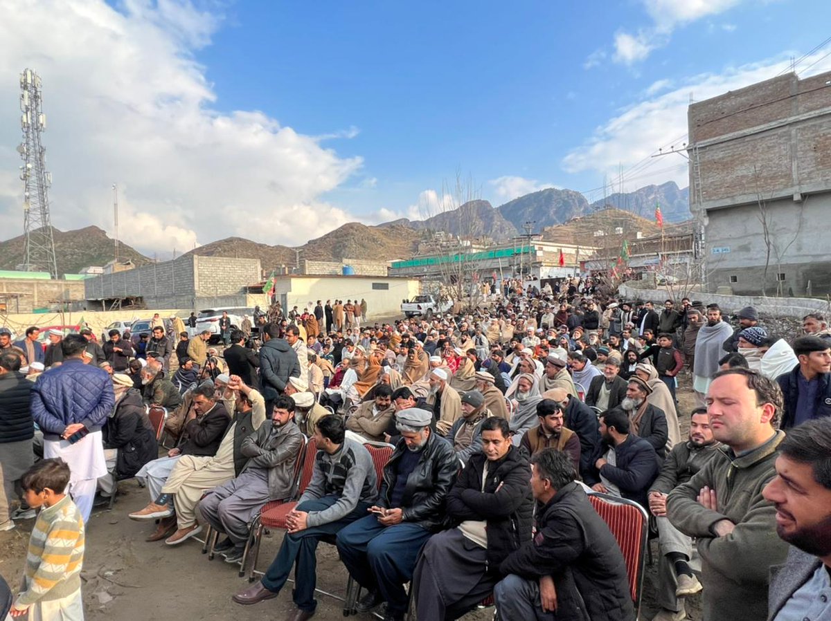 DrAmjadAli_PTI's tweet image. امپورٹڈ حکومت عوامی اصلاحات کے بجائے اپنی چوری اور ڈاکے چھپانے کے خاطر اپنے لئے گھر بیٹھے قانون پاس کر رہے ہیں، قليل عرصہ کے لئے حکومت میں آنے کا مقصد صرف یہی ہے کہ عمران خان نے جو عوام اور اپنے اورسیز پاکستانیوں کےلئے جو اقدامات کئے تھے اُن کو ختم کرکے
⬇️⬇️⬇️⬇️⬇️⬇️⬇️
#KPKUpdate