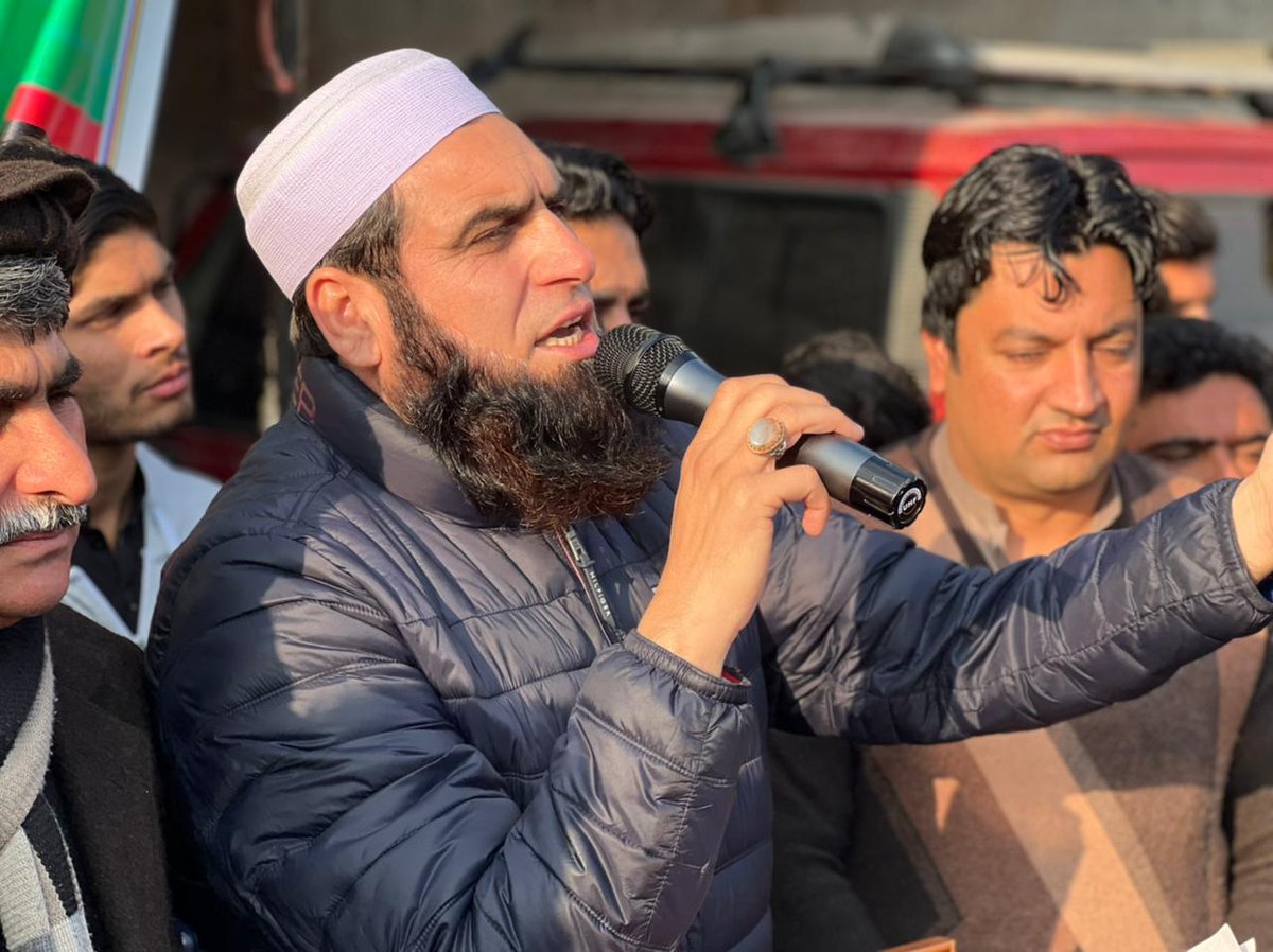 DrAmjadAli_PTI's tweet image. امپورٹڈ حکومت عوامی اصلاحات کے بجائے اپنی چوری اور ڈاکے چھپانے کے خاطر اپنے لئے گھر بیٹھے قانون پاس کر رہے ہیں، قليل عرصہ کے لئے حکومت میں آنے کا مقصد صرف یہی ہے کہ عمران خان نے جو عوام اور اپنے اورسیز پاکستانیوں کےلئے جو اقدامات کئے تھے اُن کو ختم کرکے
⬇️⬇️⬇️⬇️⬇️⬇️⬇️
#KPKUpdate