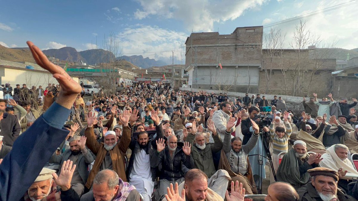 DrAmjadAli_PTI's tweet image. امپورٹڈ حکومت عوامی اصلاحات کے بجائے اپنی چوری اور ڈاکے چھپانے کے خاطر اپنے لئے گھر بیٹھے قانون پاس کر رہے ہیں، قليل عرصہ کے لئے حکومت میں آنے کا مقصد صرف یہی ہے کہ عمران خان نے جو عوام اور اپنے اورسیز پاکستانیوں کےلئے جو اقدامات کئے تھے اُن کو ختم کرکے
⬇️⬇️⬇️⬇️⬇️⬇️⬇️
#KPKUpdate