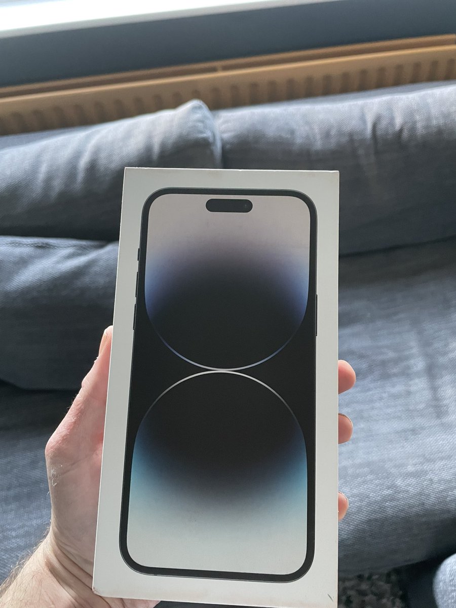 Bad_Gamer_Glenn's tweet photo. Got my brand new iPhone 14 pro max. It’s the first time I’ve actually got the higher end spec iPhone, going up in the world. #iphone #apple #newphone https://t.co/8EHrSR0z5a