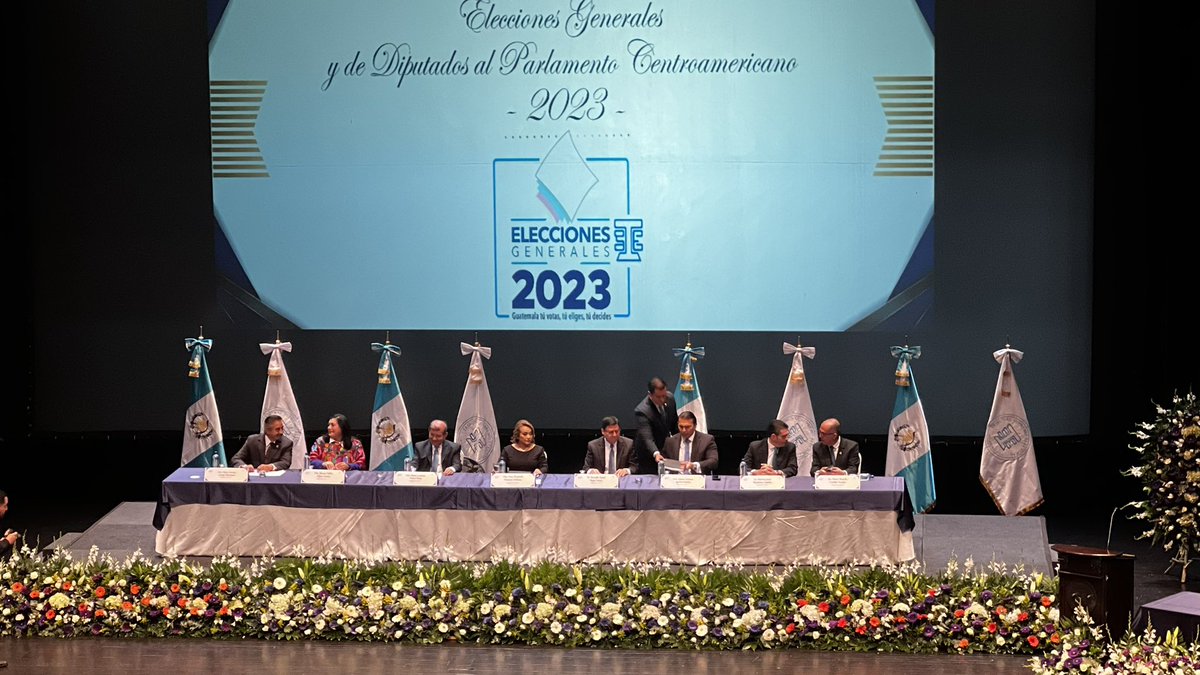 hmontenegroGT's tweet photo. #DecisionLibre | En estos momentos el pleno de magistrados del TSE firman el decreto en el que se convoca a las Elecciones Generales 2023.
@prensa_libre @Guatevision_tv https://t.co/7Qrg3PQch3