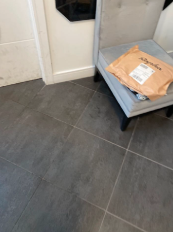 Both these packages are mine. After taking the photo the #evri delivery driver delivered the top one to my door upstairs but not the <a href="/ASOS_Menswear/">ASOS Menswear</a> one which is nowhere to be found. Why are companies still using these charlatans! Any help <a href="/Evri_HereToHelp/">Evri UK Support</a> <a href="/ASOS_Menswear/">ASOS Menswear</a>?