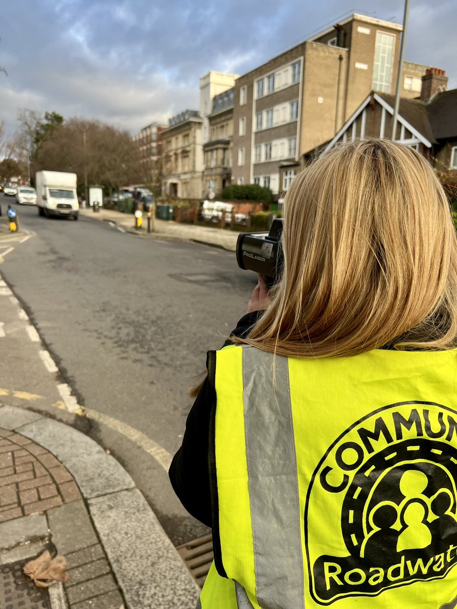 Participating in today’s Community RoadWatch on Nightingale Lane in #Balham and #ClaphamSouth. This is particular hotspot where residents have raised many concerns around dangerous levels of speeding. #RoadSafety