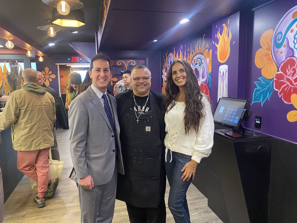 ywchamber's tweet photo. The #BigBlueScissors has determined that everyday is taco day with Wahaka Taco!

Take a trip to Oaxaca, Mexico with fresh and genuine flavors of their burritos, tacos, enchiladas and more! 🌮  

Come visit at 132 Niles Cortland Road, in Warren! https://t.co/22ugJRdy2V