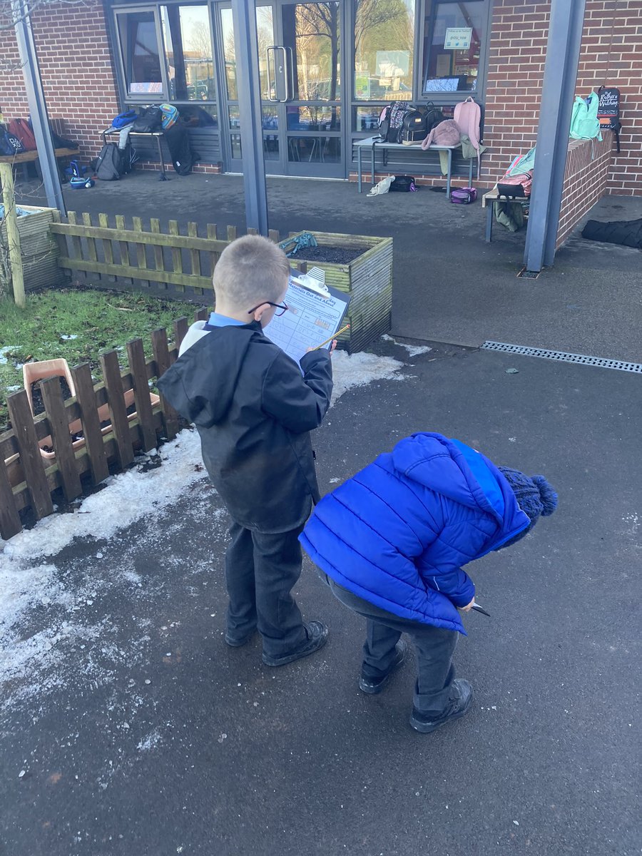 OSJ_Y2's tweet photo. Identifying materials and their uses outside this afternoon @TeachActive #activescience https://t.co/QzoLNF0gh7