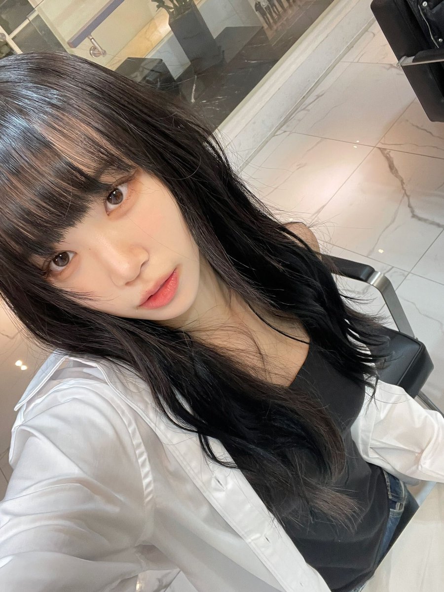 shuhja's tweet photo. you’ve been waiting for this right, fearnots? long hair Chaewon. 🤍 https://t.co/IdqrI6njqO