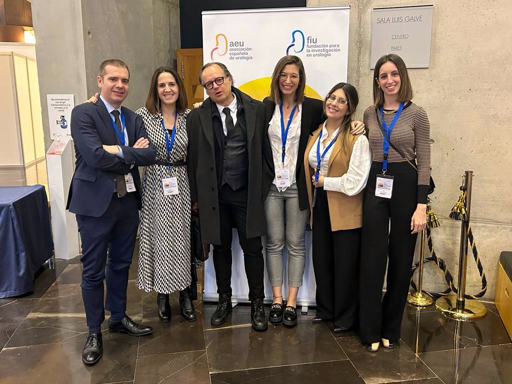 Julia_Aumatell's tweet photo. Dos días fantásticos en Zaragoza en el #LELR23 con el mejor equipo de residentes @ISanzgomez @FarreAlf @a_bravo_balado y con el soporte de nuestros adjuntos @antoniorosalesb @DrJM_Gaya @oangerri @koey_kana @emiliani_e https://t.co/98nRqvvUrR