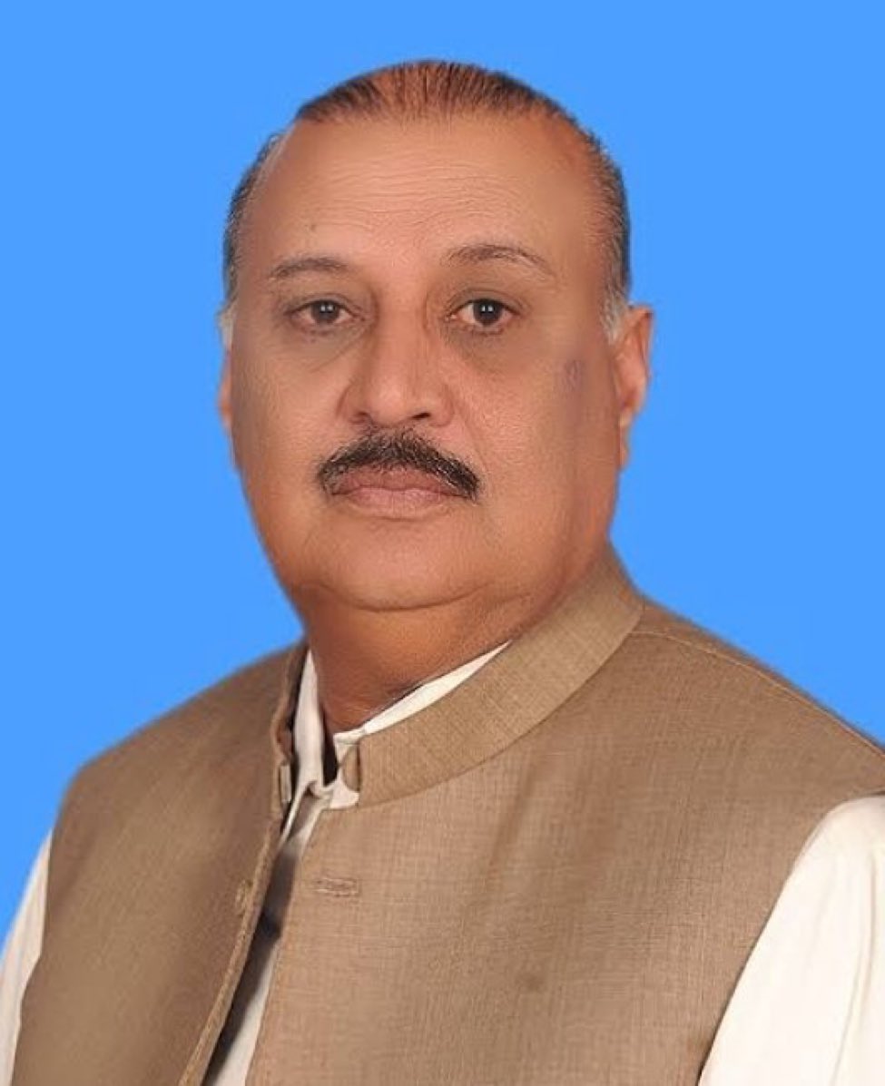 ImranRiazKhan's tweet photo. اس ہیرے کو بچانے کے لیے سپیکر نے اپنی عزت، زبان اور کردار کی قربانی دے دی۔ 👍🏻 https://t.co/yaCJoMIFPW