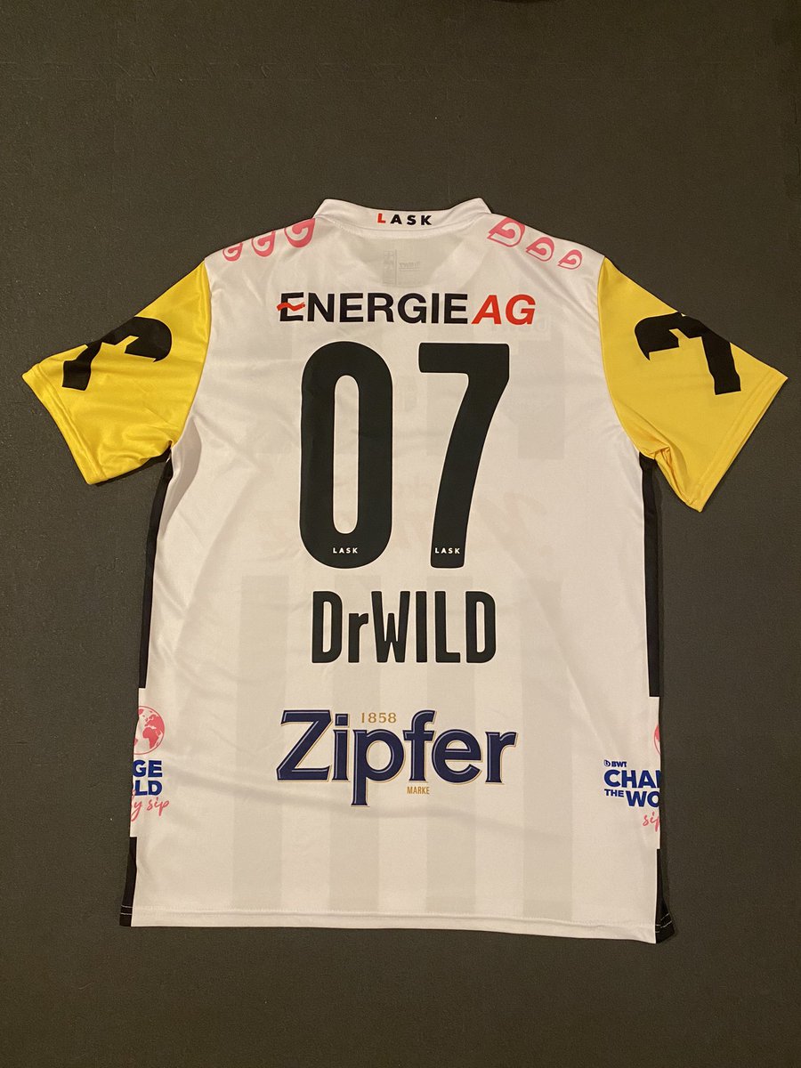 DrWild_07's tweet photo. Ich werde @LASK_Official heuer auch im Teambewerb der @eBundesliga_at vertreten🔥😍

Schon bald startet der Grunddurchgang und die TV-Produktion für @LAOLA1_at 📺

#gemeinsamsindwirlask #ebundesliga #lask #forzaask https://t.co/3xxKf0l4Vi