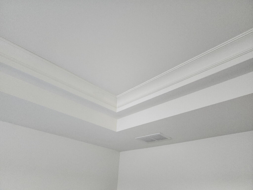 LisaVStages's tweet image. Love this #transformation!! #Beforeandafter of a recent #colorconsultation. Helping #homeowners select #paint colors for their space is one of the key elements of our #ReDesign service. For this transformation we selected #BenjaminMoore's Kendall Charcoal.