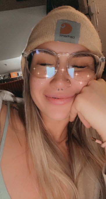 You guys like my new piercing?! https://t.co/PSKnyTRaHN