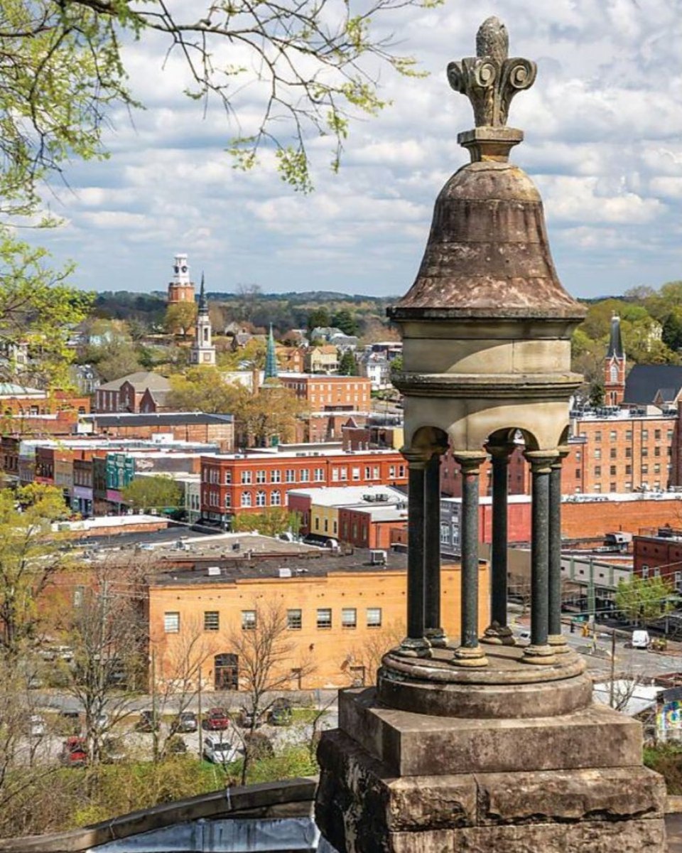 SouthernLadyMag's tweet photo. Known as “the city on seven hills,” Rome, Georgia, has many beautiful sites to see, echoing the appeal of its historic namesake in Italy. See our favorite reasons to visit this charming Southern town at https://t.co/Gq6ElGw0Kj.

#southernladymag #romegeorgia #visitga #georgia https://t.co/9A0XgX1f5N