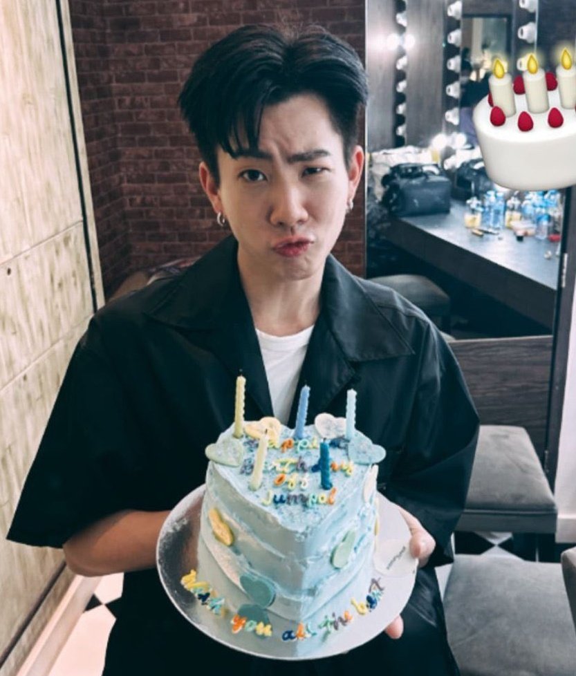 Rawi_Ps's tweet photo. โอเคร เค้กแฟนก็คือเค้กเรา 😂😂
#ออฟกัน https://t.co/YAASMxiCTN