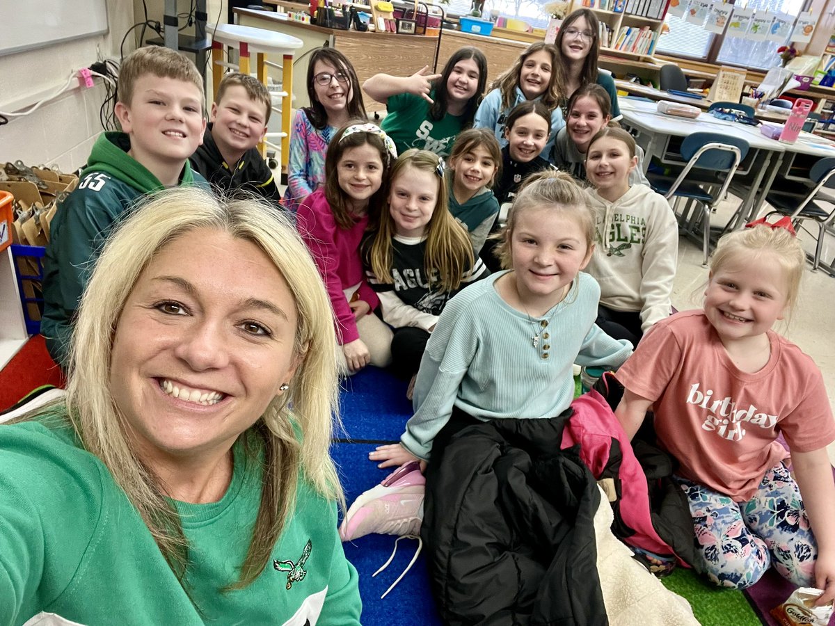 Relationships matter ♥️ I didn’t teach ALL of these kiddos BUT they all put their Wolf Bucks in for Dining with Duffey 🥹💚 🥰 <a href="/SWSelem/">John Meanix</a>