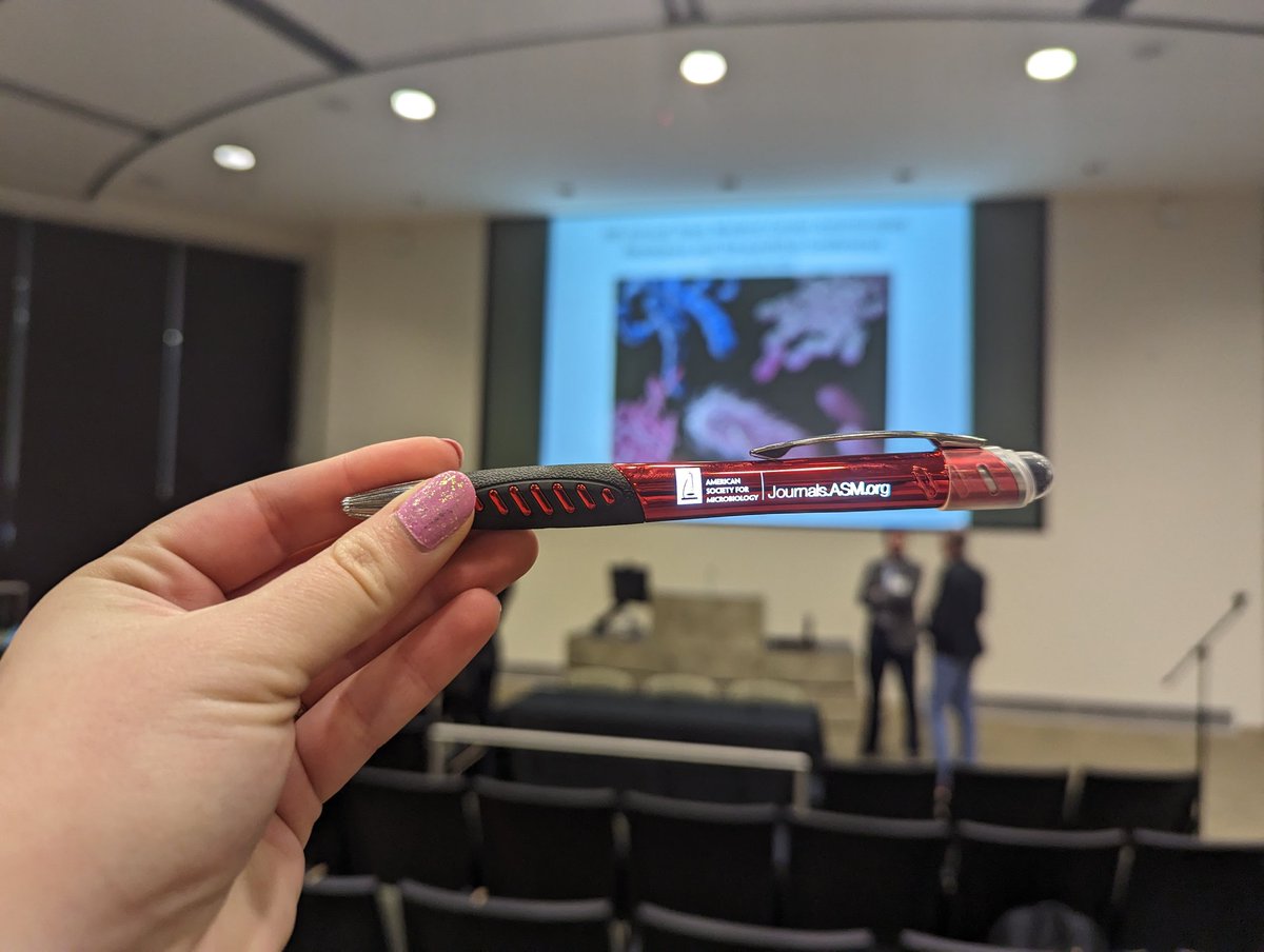 AutumnNMarsden's tweet photo. Immediately go get one of these @ASMicrobiology pens from the registration table at #GCCAMR23 THEY LIGHT UP!!!!!! https://t.co/6q2JDdjkvU