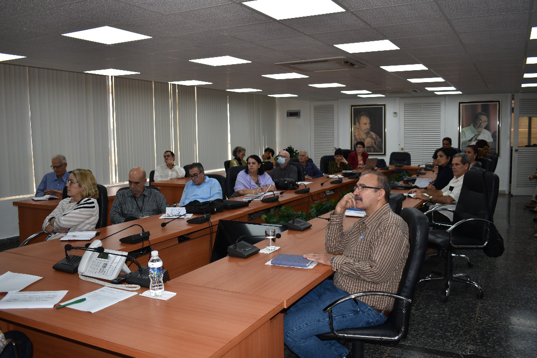 japortalmiranda's tweet photo. Este viernes se produjo un fructífero intercambio en @MINSAPCuba con representantes de organismos y expertos para impulsar acciones hacia el desarrollo de la Medicina personalizada y las Ciencias Ómicas en #Cuba.

#CubaPorLaVida 🇨🇺 https://t.co/nEWTYPLuHY