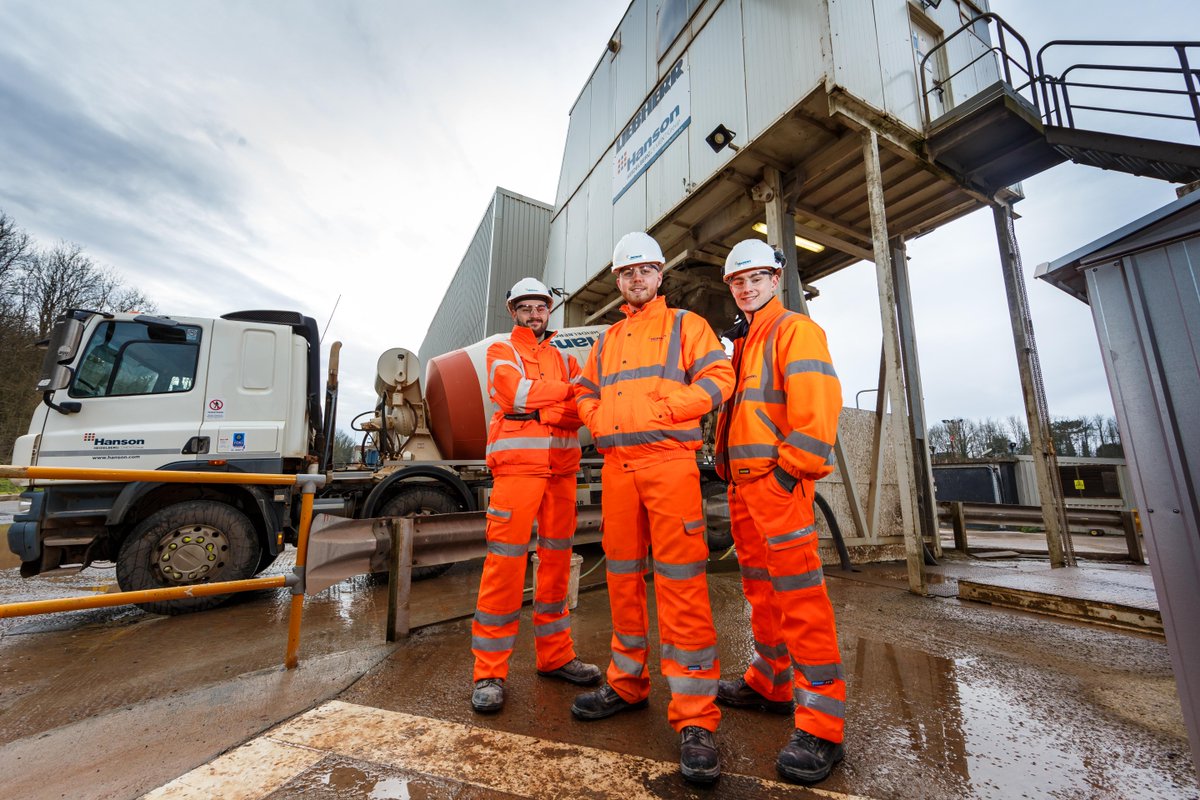 hd_materialsUK's tweet image. We’re looking for ambitious, enthusiastic and determined individuals to join our LEAD apprenticeship programme at spkl.io/60114wpl7 #HansonLEAD #apprenticejobs #careers