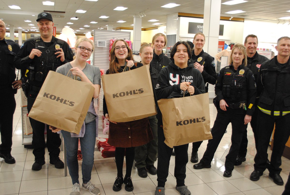 #FeelGoodFriday
We are grateful for the partnership with True Responders, @LaceyPolice, and other local first responders for the YOY Dress for Success 2023! 

#BGCTC #YouthoftheYear #dressforsucess #lookingsharp #trueresponders #LaceyPD #firstresponders #ittakesavillage #thankyou