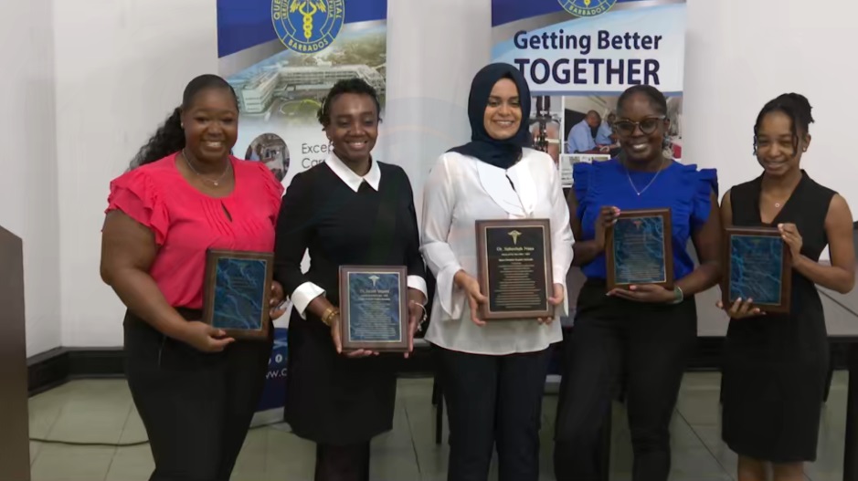 CBCBARBADOS's tweet photo. Dr. Sabeehah Nana has been named the Queen Elizabeth Hospital’s Intern of the Year for 2022. Dr. Nana was among the top five interns recognised during a ceremony at the St. Michael institution yesterday.

https://t.co/6o3WZpvRu2

#CBCNewsBarbados #QEH #topinterns https://t.co/hSi7hTB9pl