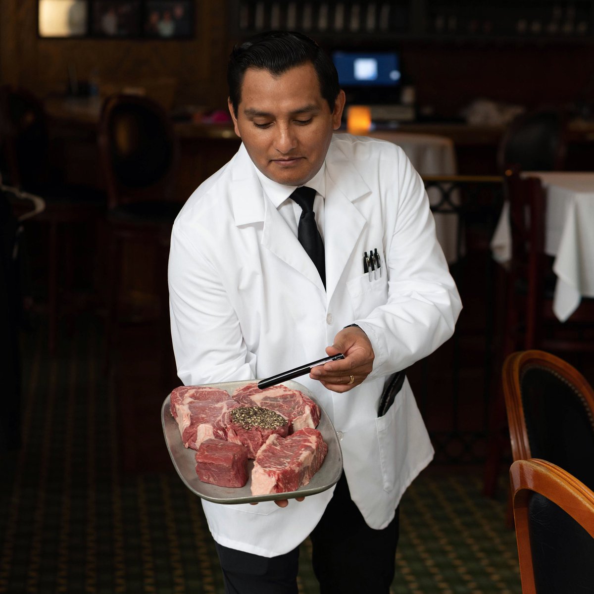 Our genuine and knowledgeable staff are the key to a memorable experience. Ask your server about our selection of USDA Prime cuts!

Shout out to José. He has been with Prime 47 for 10 years. Thank you for your hard work, dedication and thoughtfulness towards others.

#Letsprime