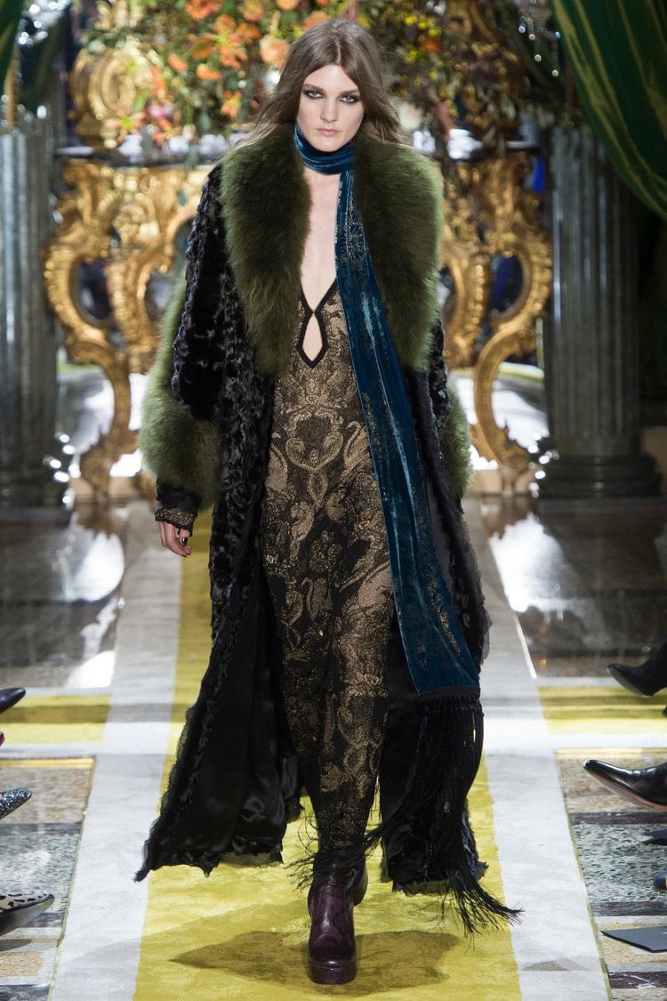 MUGLERlZED's tweet photo. roberto cavalli f/w 2016 rtw https://t.co/nRl2OBzoXI