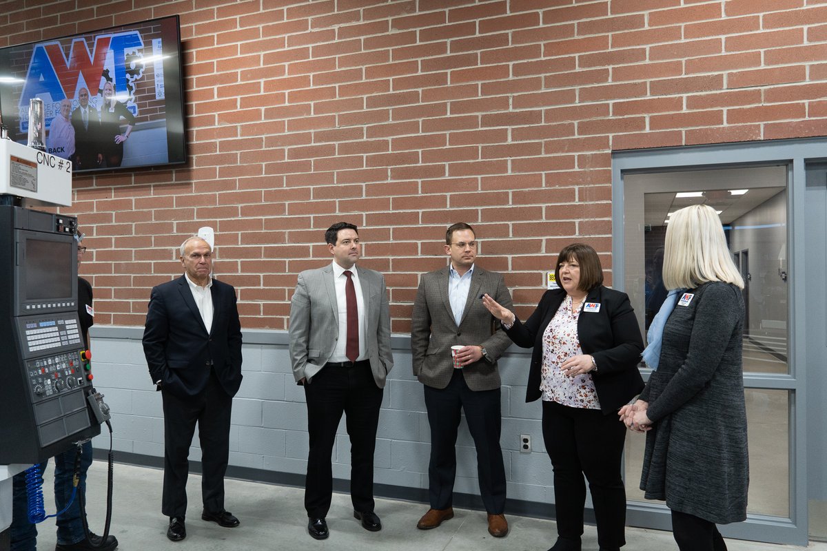 This morning, we hosted Sen. McColley and Sen. Cirino at the AWT Transformation Training Center. 

It was a great discussion about how education can relate to the workforce and how we can work together to promote manufacturing careers! 

 #OhioMFG #education #manufacturing