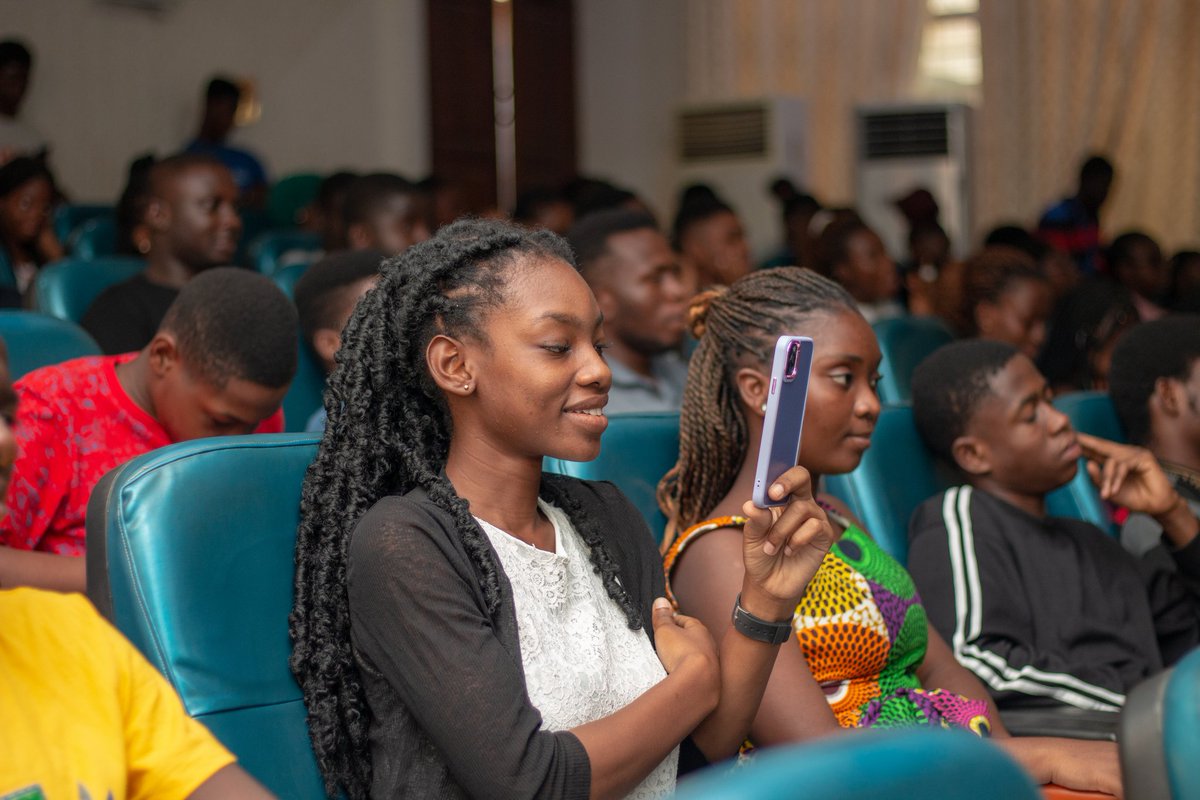 thescisaknust's tweet photo. [𝗦𝗧𝗔𝗥𝗧 𝗜𝗧 𝗥𝗜𝗚𝗛𝗧];

Say cheese.....

#WeHoldTheWorld | #FreshersAkwaabaWeek https://t.co/CRvATfV89g