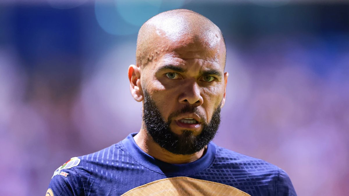 🚨| Dani Alves is arrested for an alleged sexual assault on a woman in Barcelona at the nightclub. It happened in a nightclub on December 30th. 
Today Alves testified before the judge in this case.