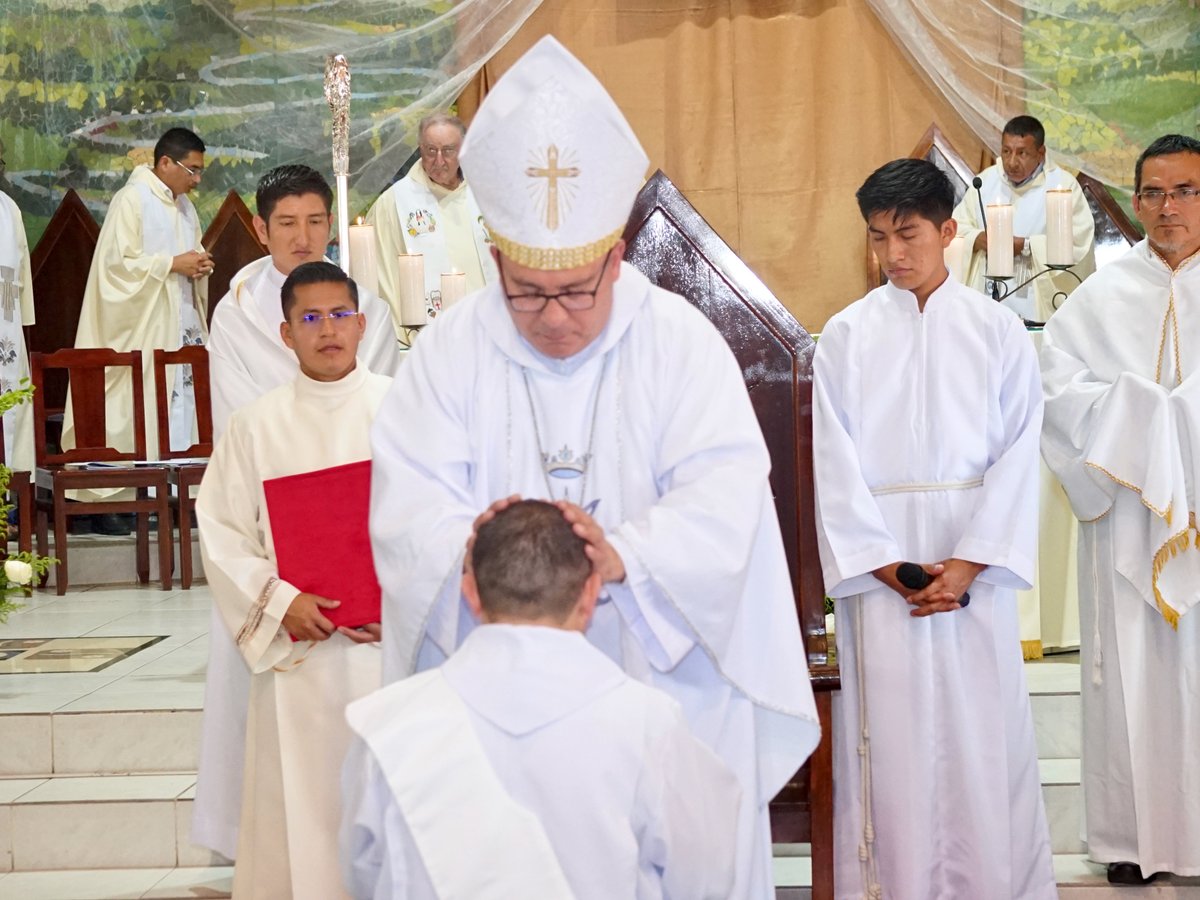 🌾🙌🏻Damos gracias al Señor por el ministerio sacerdotal de nuestro hermano Alex Quisirumbay por su ordenación sacerdotal el 14/01/2023, de manos de Mons. Adalberto Jiménez, obispo del Vicariato Apostólico de Aguarico. Que el Señor nos siga concediendo vocaciones sacerdotales