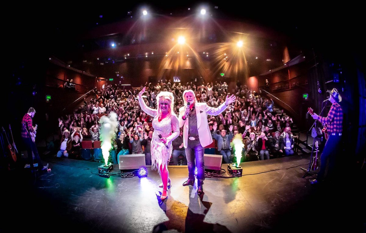 We Threw Dolly a Great Birthday Party last night at a Crescent Theatre and full house, lovely crowd ❤️#dollypartonsbirthday #happybirthday #theatre #theatrethursday #countrysuperstars