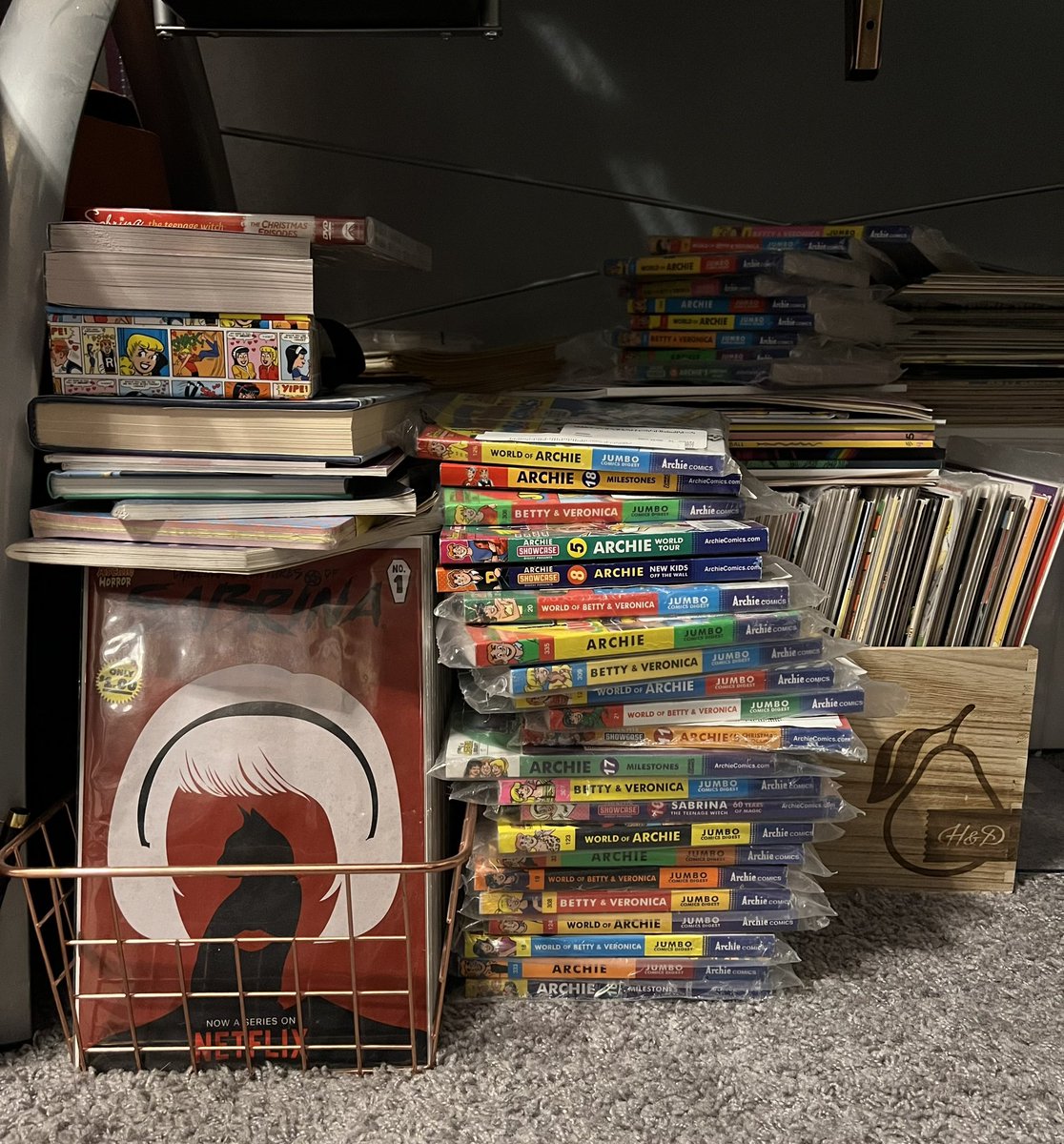Me too Betty! But I guess mine is more of a “to be sorted and put away” pile! 😅