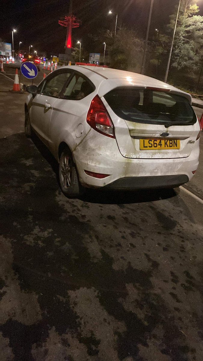 FisioRob's tweet photo. @plymouthcc this is daily occurrence and it appears @BodyWorldUK Plymouth customers are incapable of obeying simple traffic laws. Any chance enforcement officers could make appearances to try and change behaviours? https://t.co/iA641ZSLGl