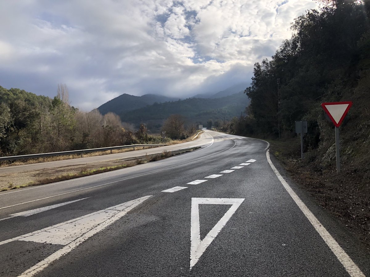 portsnbicicleta's tweet photo. 🚵🏼🌳 Coll d’Alforja (641 m) #baixcamp Des de La Venta del Pubill 🥩🍷 #priorat : 5,4 km al 4,4% (màx. 6,0%); 240 m desnivell; https://t.co/Kayij3YllG #portsenbicicleta #cicloturisme #colldalforja @1001puertos https://t.co/dGxeLvrpH2