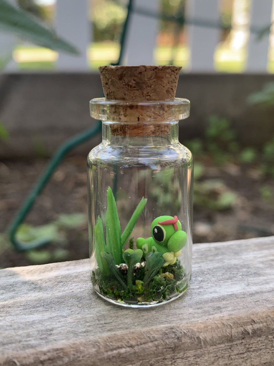 RedscaleDesign's tweet image. 🍃 Caterpie lives in the tall grass 🐛 #pokemon #caterpie #miniature #pokemonart