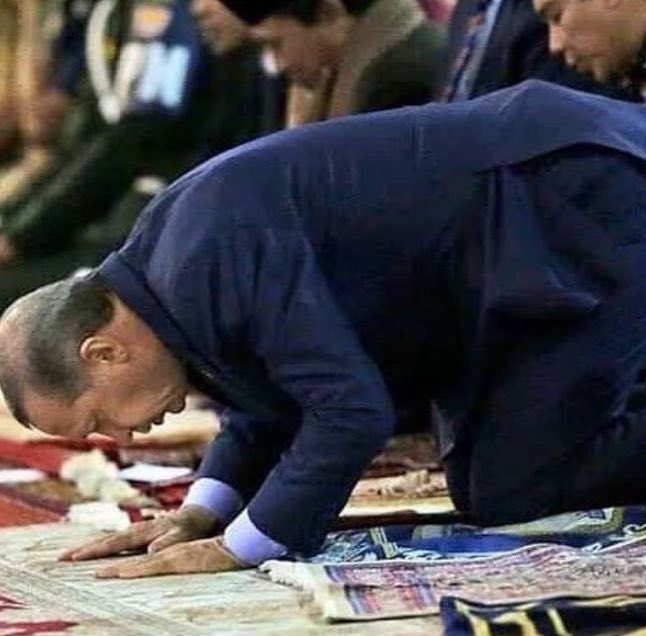 ayhbzkrtt's tweet photo. Biz senden razı olduk, 
ALLAH DA SENDEN RAZI OLSUN. https://t.co/HGLCJUsqoC