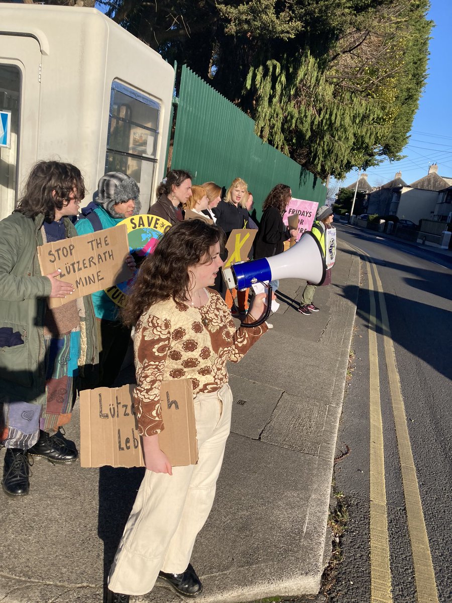 magdalenasedl's tweet photo. Keep 1.5 Alive. 📢🗯

@GERMANYinIRL @BotschaftDublin 
@BMWK @LeoVaradkar @EamonRyan @MichealMartinTD 

#LuetziBleibt #ClimateStrike https://t.co/GTMKl25kg1
