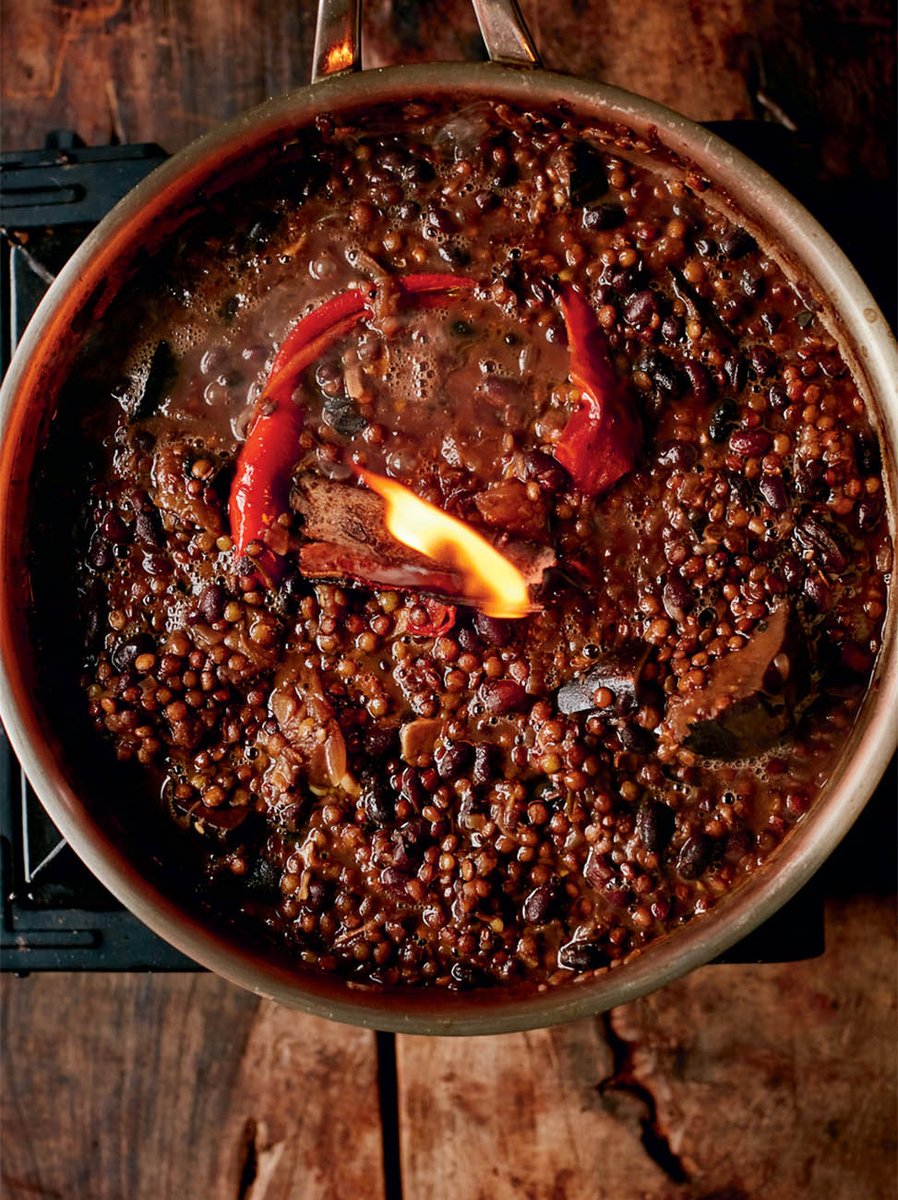 jamieoliver's tweet photo. Week 3 of Jamie's #BudgetFriendly #MealPan starts tomorrow and includes #BatchCook recipes that'll save you money, time and effort in weeknights ahead!
The 4-week #MealPlan is FREE & you can start any time! Sign up here to get started >> https://t.co/sEwBYcMMj6 https://t.co/KrW569G0Tm