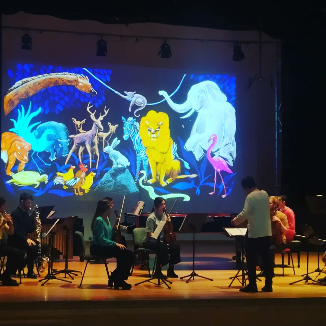 Colegio_Sendas's tweet photo. Hoy el Colegio Sendas se ha ido al Conservatorio Superior de Música de Salamanca para disfrutar de un cuento musical aprendiendo sobre instrumentos. Los niños y niñas de Sendas han disfrutado de lo lindo https://t.co/R1Dh0hCjvw