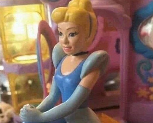barbie_context's tweet photo. Yo gritando UNO!! con 16 cartas en el cuIo: https://t.co/DQth8TyV2P