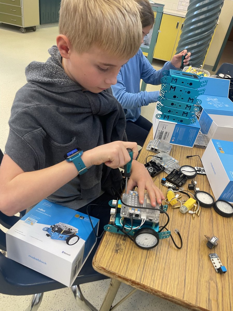 techieterrific's tweet photo. Engineer’s Motto “if it is not broken, take it apart and fix it” #APSztaylor https://t.co/6sEQwc7yf6