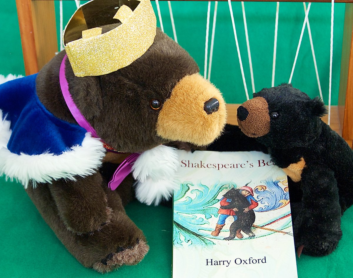 HarryOxford6's tweet photo. When #Hamnet held aloft on a #parchment the speech of King Richard,he would #declaim in a most #vociferous &amp; loud mode of #speech “The #unlicked bear #whelp that knoweth no #impression like the dam.”As he spake,I #hunched my back as Hamnet had #taught me. https://t.co/t4WsDYLKQF